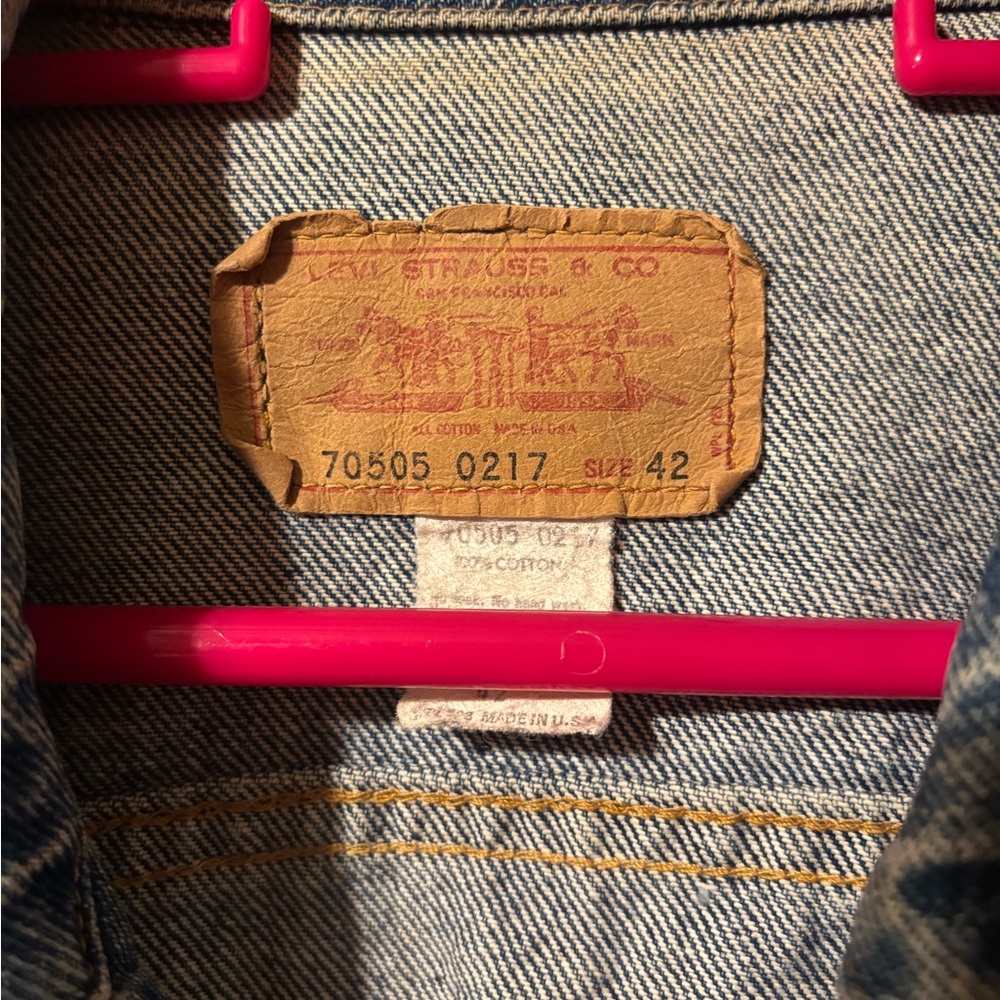 Vintage Levi’s Type lll 1970’s Denim Trucker Jacket, model # 70505-0217 - Picture 2 of 8